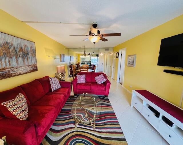 9300 Southwest 8th Street, Unit 218 Boca Raton, FL 33428 - Photo 4 of 14 Living room / dining area
