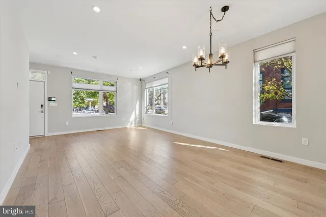 $689,500 | 120 West Oxford Street, Philadelphia, PA 19122