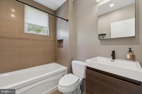 $684,900 | 120 West Oxford Street, Philadelphia, PA 19122