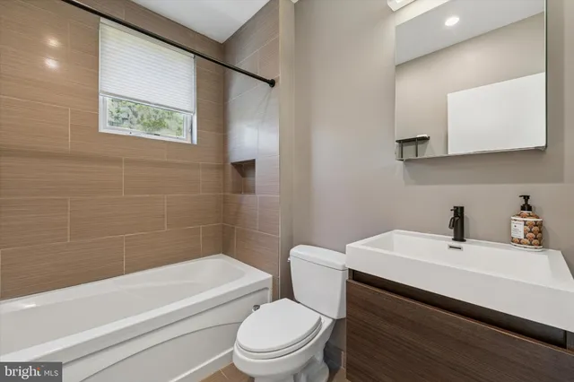 $689,500 | 120 West Oxford Street, Philadelphia, PA 19122