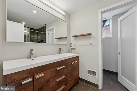 $684,900 | 120 West Oxford Street, Philadelphia, PA 19122