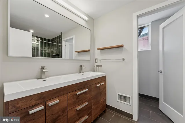 $689,500 | 120 West Oxford Street, Philadelphia, PA 19122