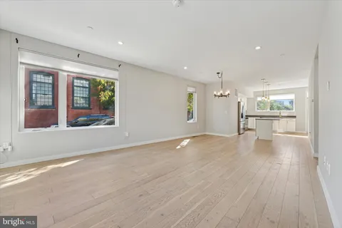 $684,900 | 120 West Oxford Street, Philadelphia, PA 19122