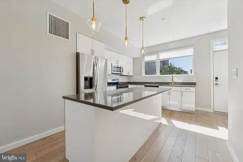 $684,900 | 120 West Oxford Street, Philadelphia, PA 19122