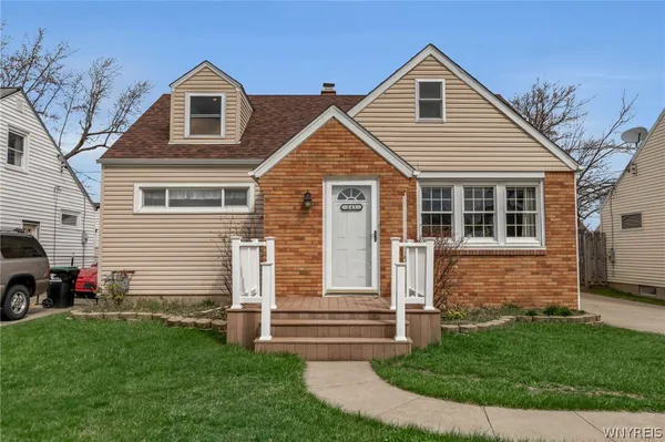 $264,900 | 241 Briarhurst Drive, Tonawanda, NY 14150