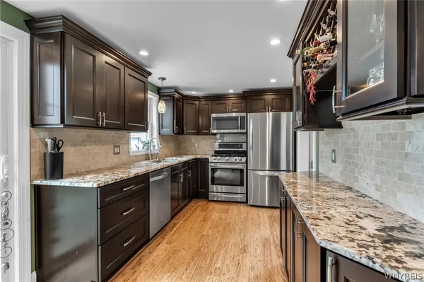 $264,900 | 241 Briarhurst Drive, Tonawanda, NY 14150