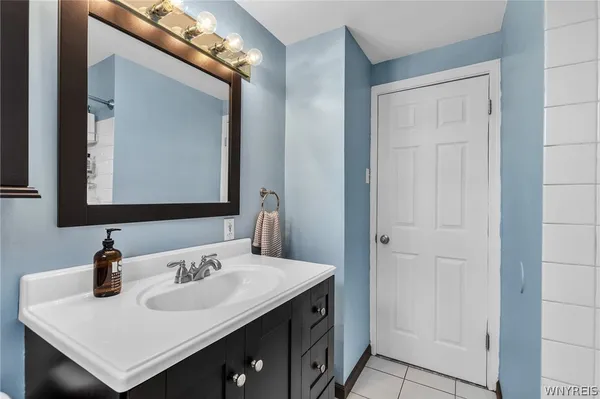 $264,900 | 241 Briarhurst Drive, Tonawanda, NY 14150