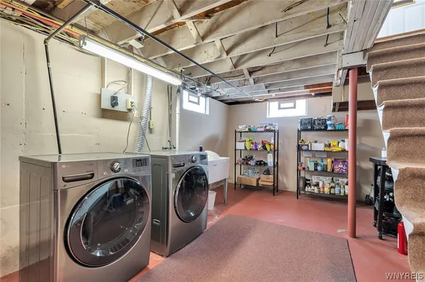 $264,900 | 241 Briarhurst Drive, Tonawanda, NY 14150