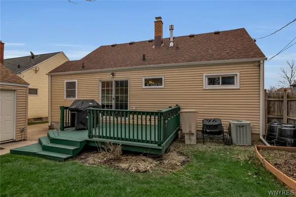 $264,900 | 241 Briarhurst Drive, Tonawanda, NY 14150
