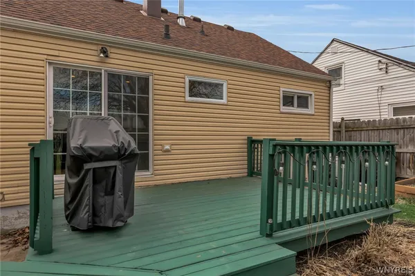 $264,900 | 241 Briarhurst Drive, Tonawanda, NY 14150