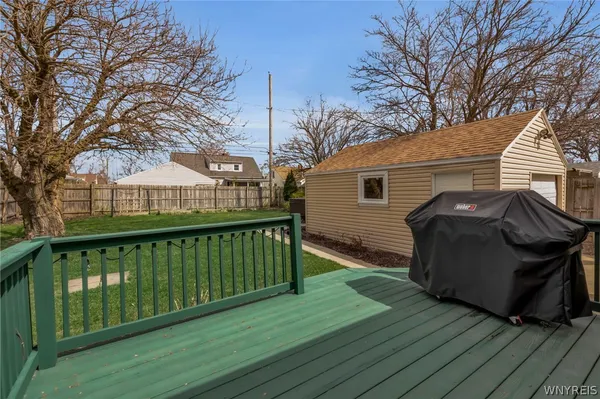 $264,900 | 241 Briarhurst Drive, Tonawanda, NY 14150