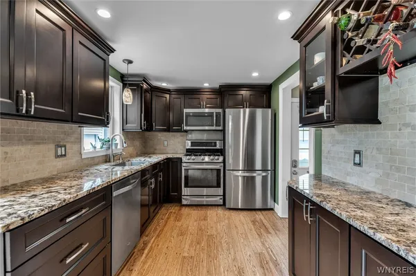 $264,900 | 241 Briarhurst Drive, Tonawanda, NY 14150