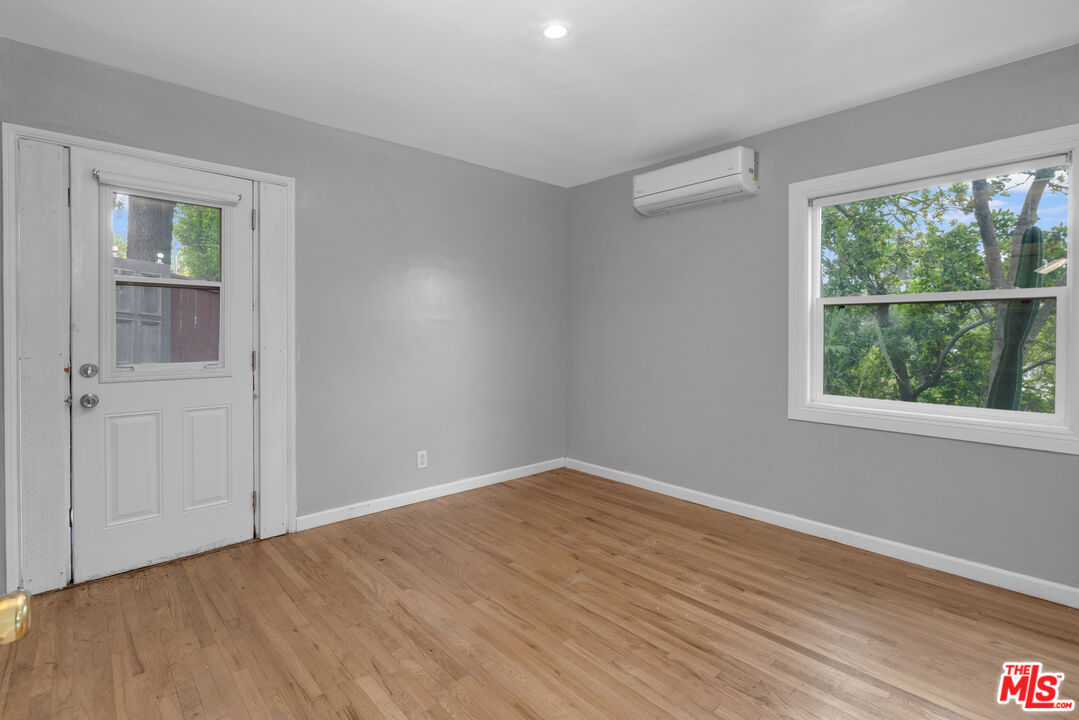339 Mission Road, Unit A & B Glendale, CA 91205 - Photo 17 of 64