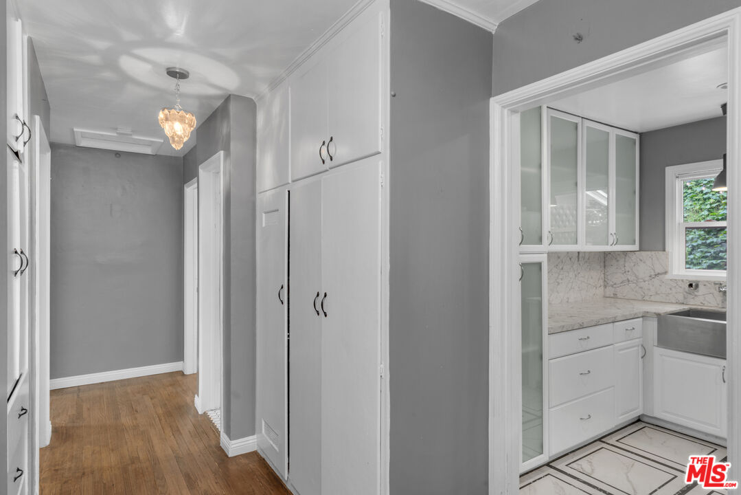 339 Mission Road, Unit A & B Glendale, CA 91205 - Photo 23 of 64