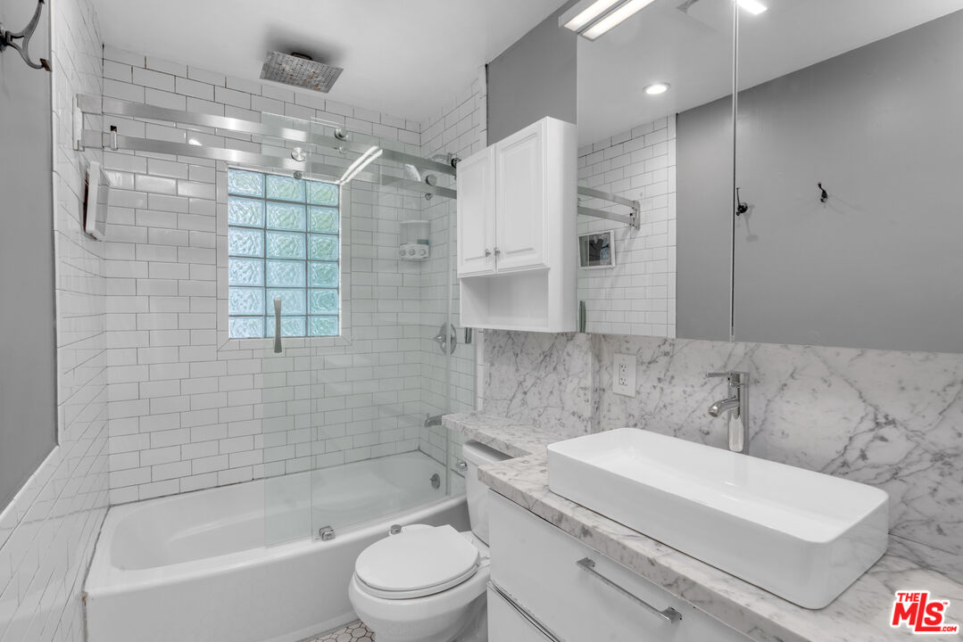 339 Mission Road, Unit A & B Glendale, CA 91205 - Photo 24 of 64