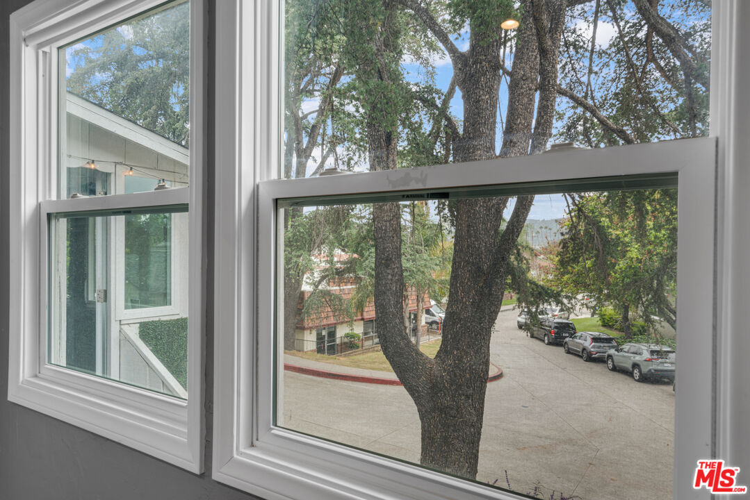 339 Mission Road, Unit A & B Glendale, CA 91205 - Photo 28 of 64
