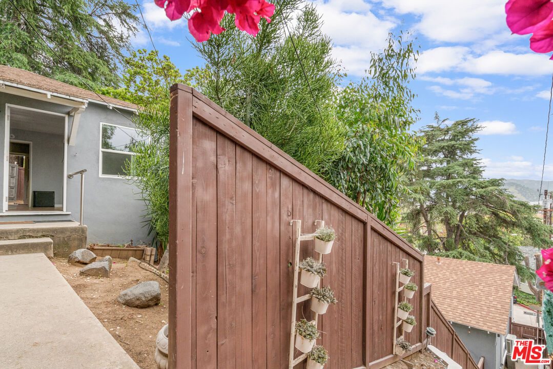 339 Mission Road, Unit A & B Glendale, CA 91205 - Photo 34 of 64