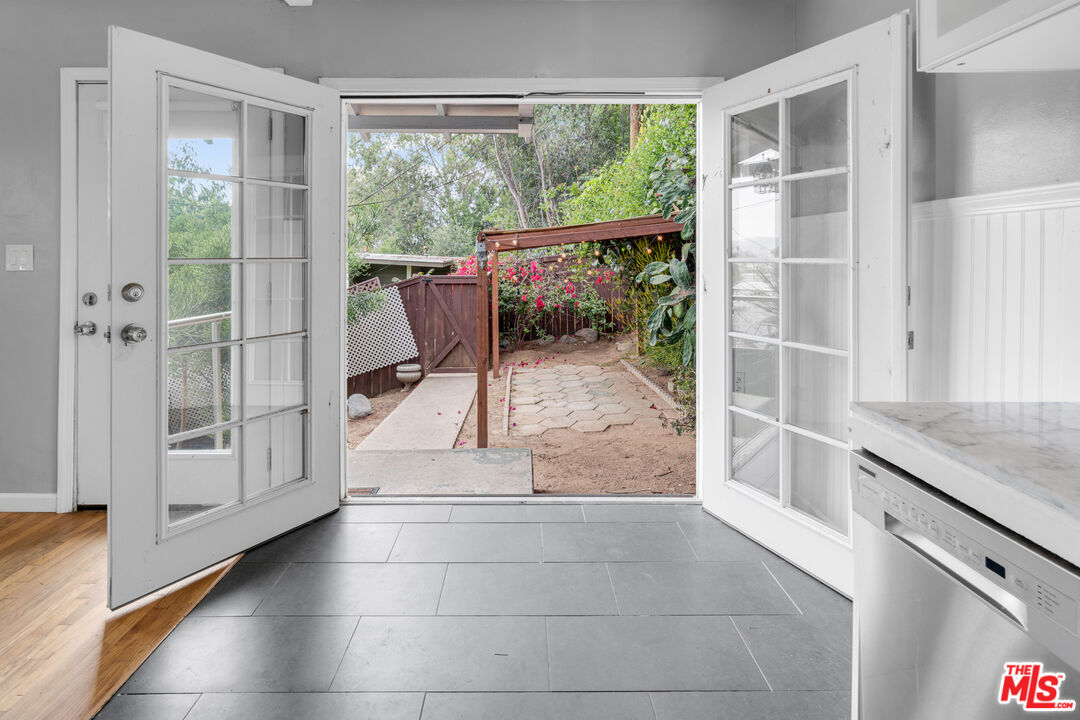 339 Mission Road, Unit A & B Glendale, CA 91205 - Photo 39 of 64