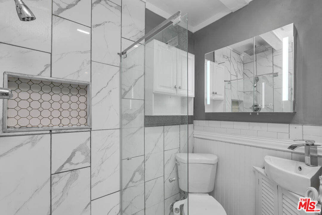 339 Mission Road, Unit A & B Glendale, CA 91205 - Photo 52 of 64
