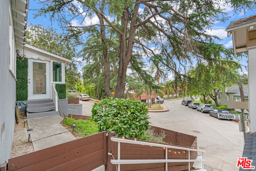 339 Mission Road, Unit A & B Glendale, CA 91205 - Photo 58 of 64
