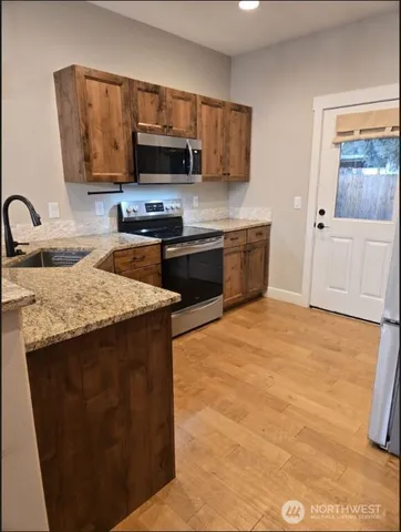 $1,997 | 123-9 Heights Lane, Onalaska, WA 98570