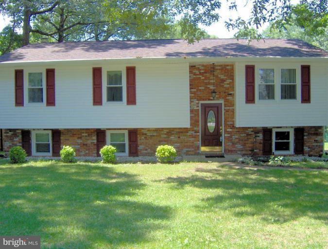 113 Circle Road Pasadena, MD 21122 - Photo 1 of 7 Exterior (Main)