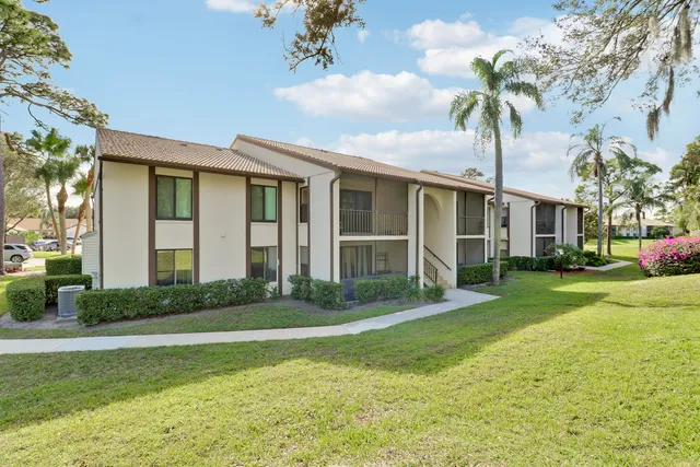 $1,650 | 2703 Southwest Matheson Avenue, Unit 116G2, Palm City, FL 34990