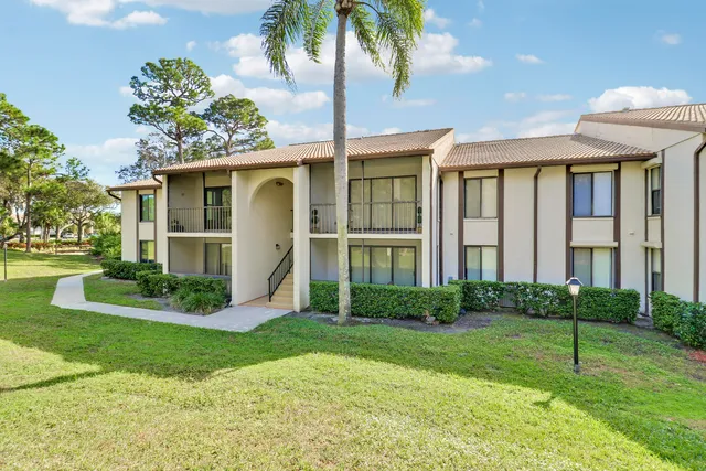 $1,650 | 2703 Southwest Matheson Avenue, Unit 116G2, Palm City, FL 34990