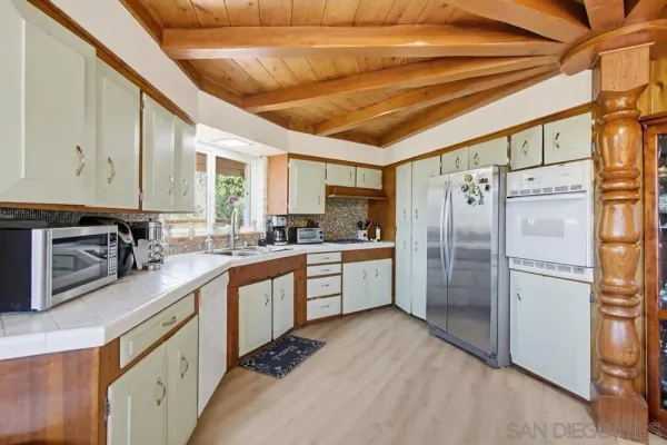 $1,199,000 | 2835 Verda Avenue, Escondido, CA 92025
