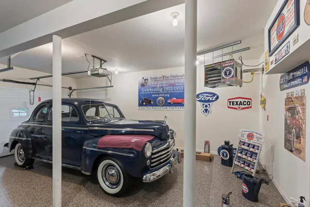 $1,275,000 | 373 Transylvania Road, Woodbury, CT 06798