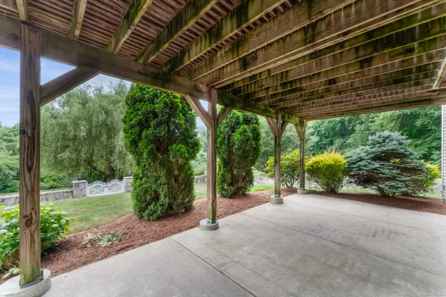 $1,275,000 | 373 Transylvania Road, Woodbury, CT 06798