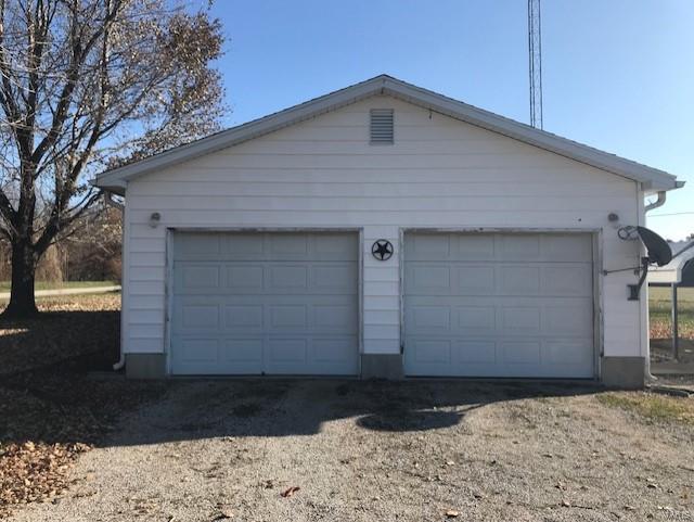 216 West Wilson Street Fillmore, IL 62032 - Photo 2 of 16 Gallery Image 2