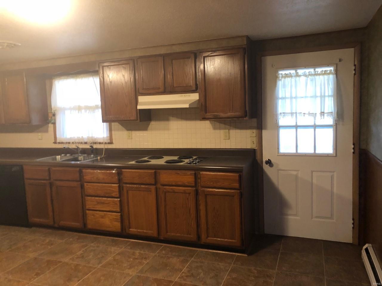 216 West Wilson Street Fillmore, IL 62032 - Photo 6 of 16 Gallery Image 6