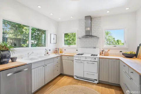 $1,395,000 | 97 Banks Street, San Francisco, CA 94110