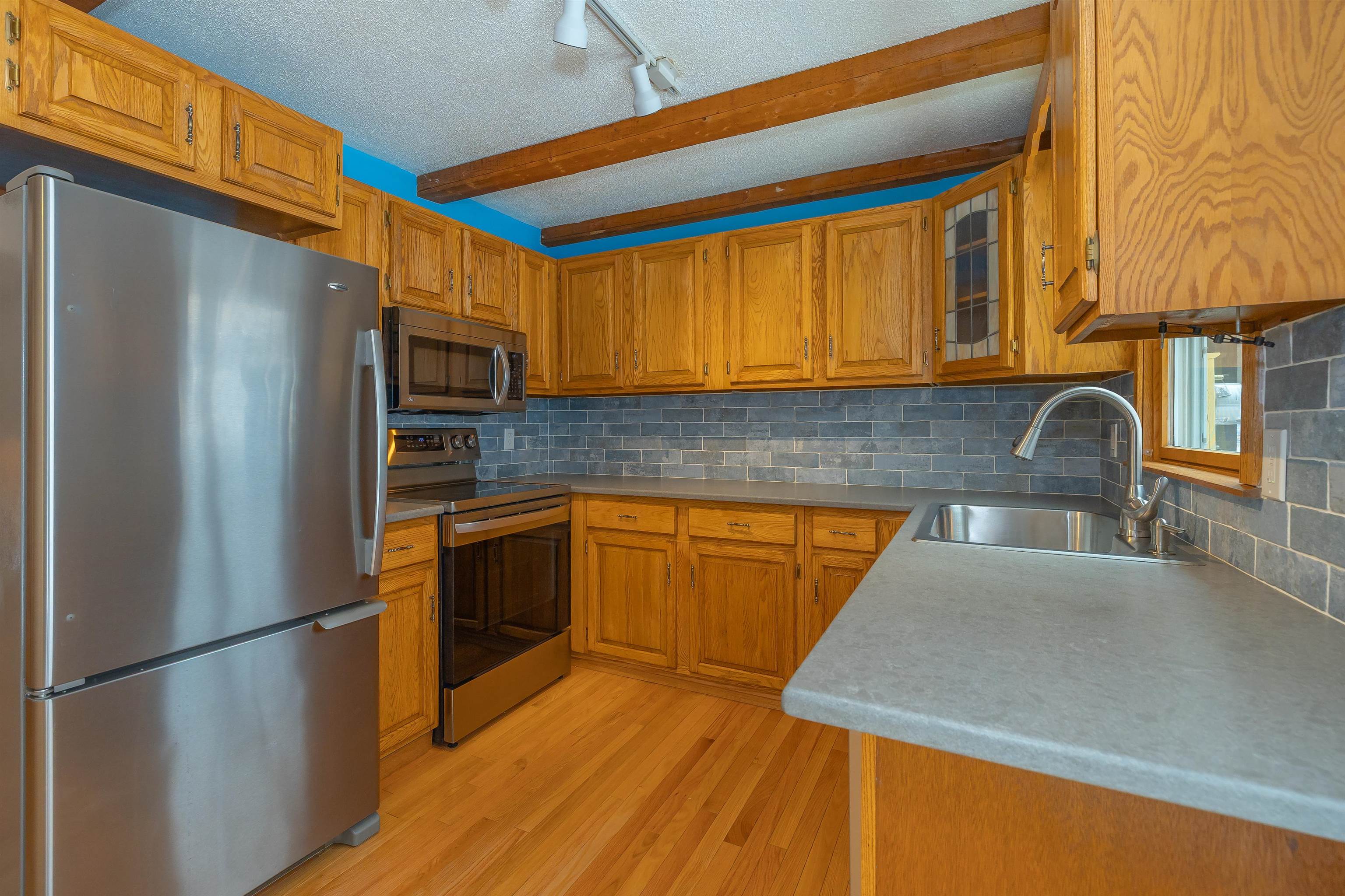 4 B Pine Isle Drive, Unit B Derry, NH 03038 - Photo 13 of 40