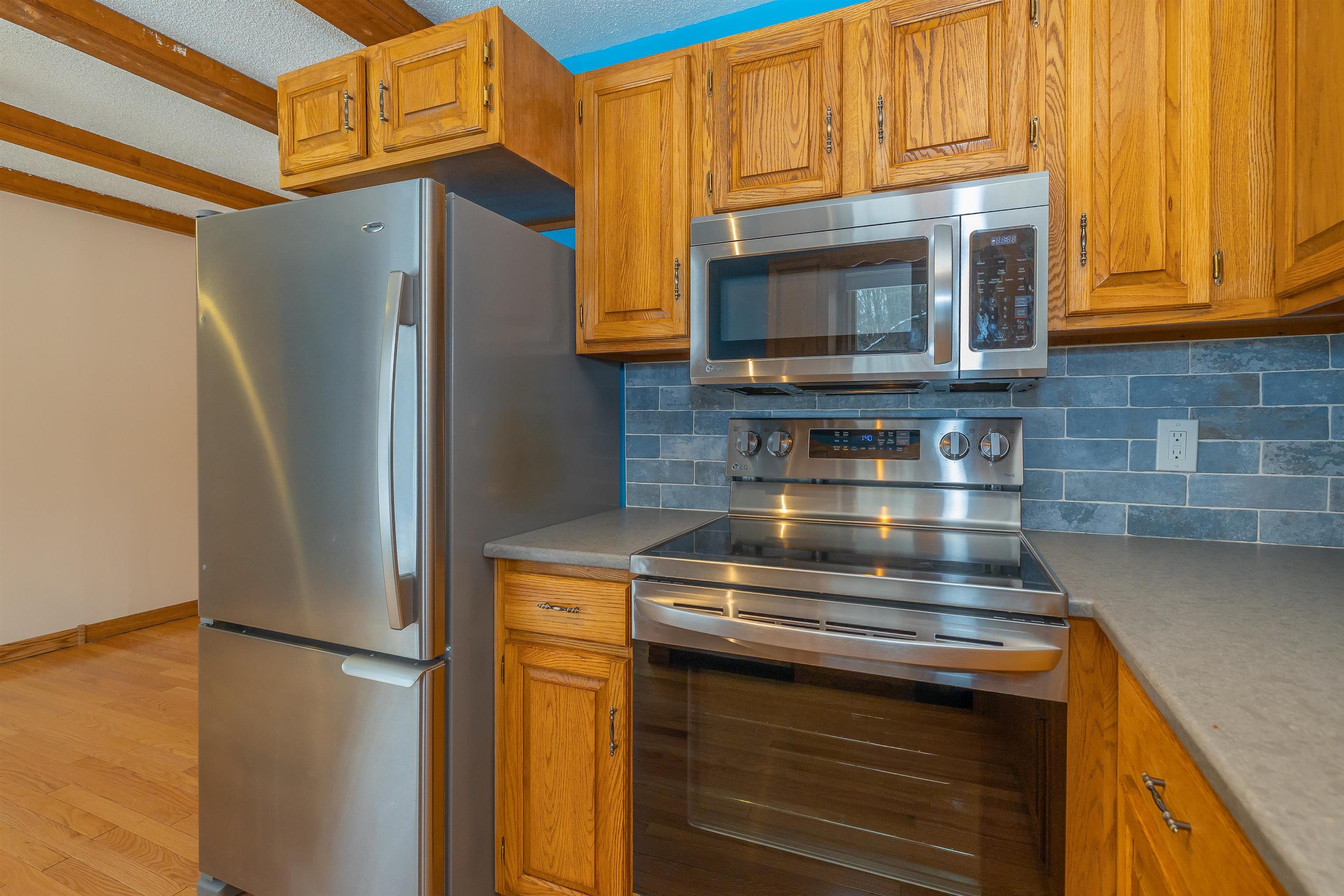 4 B Pine Isle Drive, Unit B Derry, NH 03038 - Photo 17 of 40