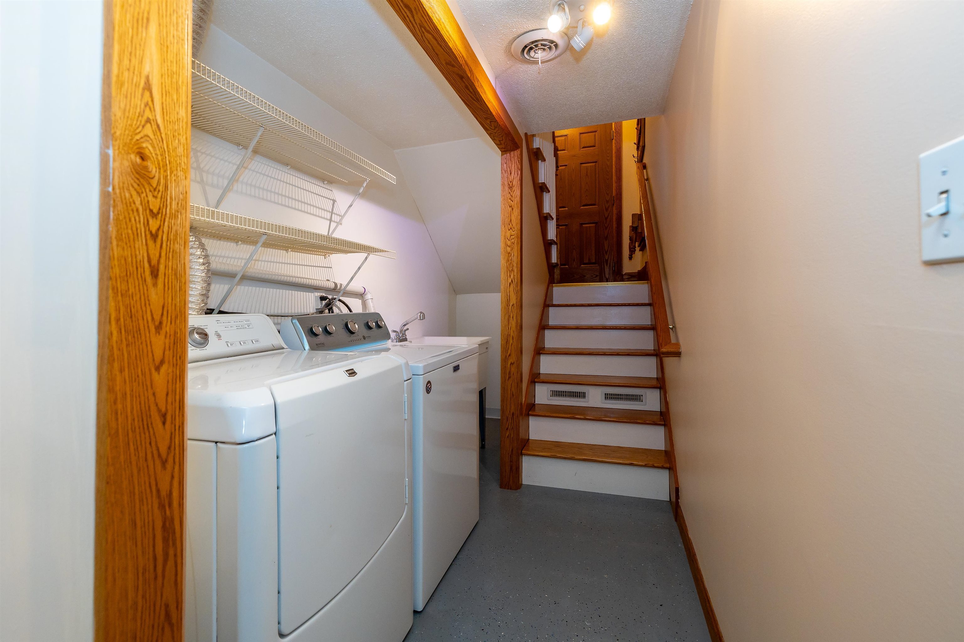 4 B Pine Isle Drive, Unit B Derry, NH 03038 - Photo 34 of 40