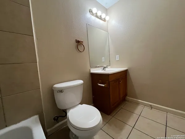 $1,695 | 5202 Fountain Lake Drive, San Antonio, TX 78244