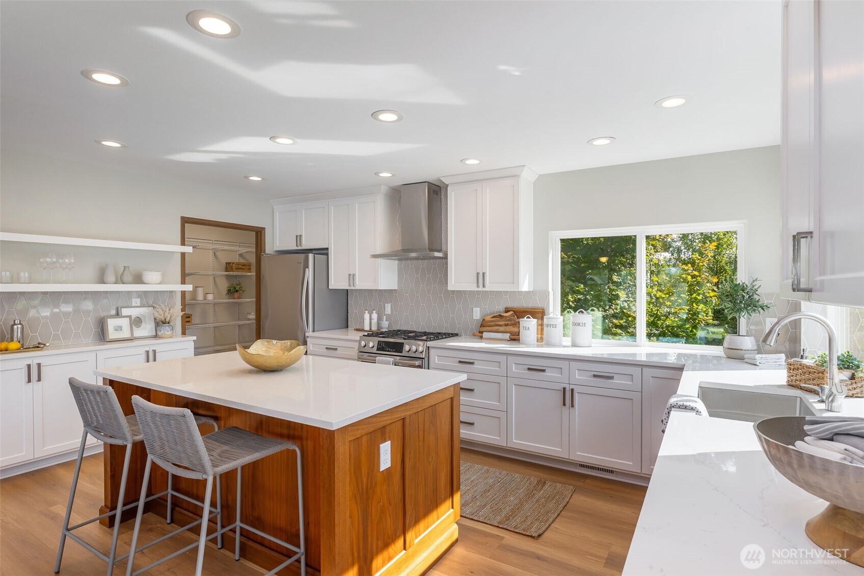 630 Giltner Lane Edmonds, WA 98020 - Photo 7 of 34 Gallery Image 7