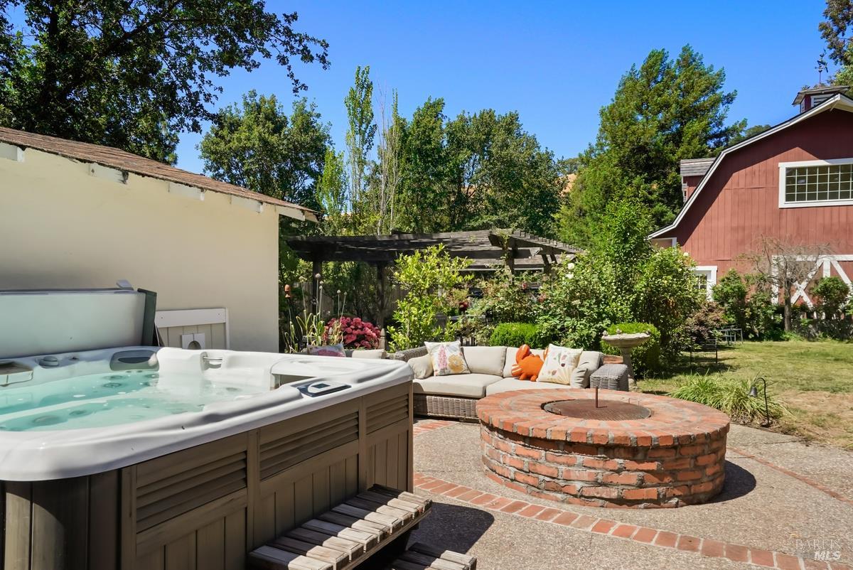 1846 Indian Valley Road, Unit A Novato, CA 94947 - Photo 43 of 45 a outdoor space with table and chairs