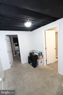 a view of livingroom with furniture