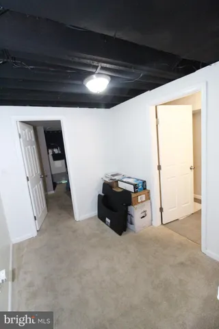 a view of livingroom with furniture