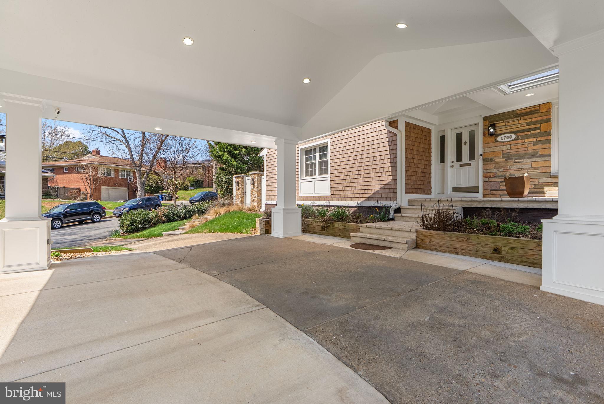 1700 Verbena Street Northwest Washington, DC 20012 - Photo 5 of 60