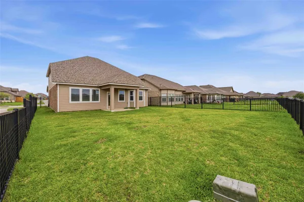 $2,600 | 1239 Cascade Hls Drive, Rosharon, TX 77583