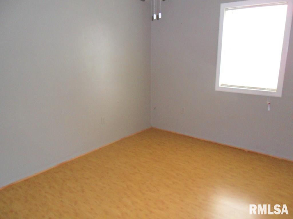 101 Logan Road Marquette Heights, IL 61554 - Photo 12 of 20 Gallery Image 12