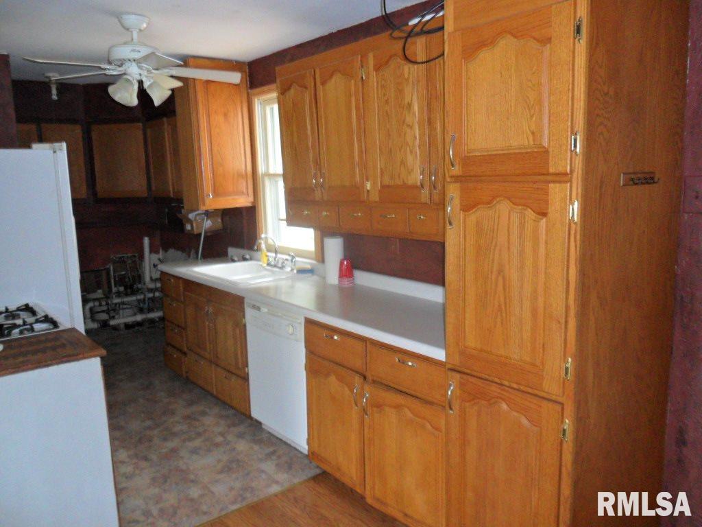 101 Logan Road Marquette Heights, IL 61554 - Photo 6 of 20 Gallery Image 6