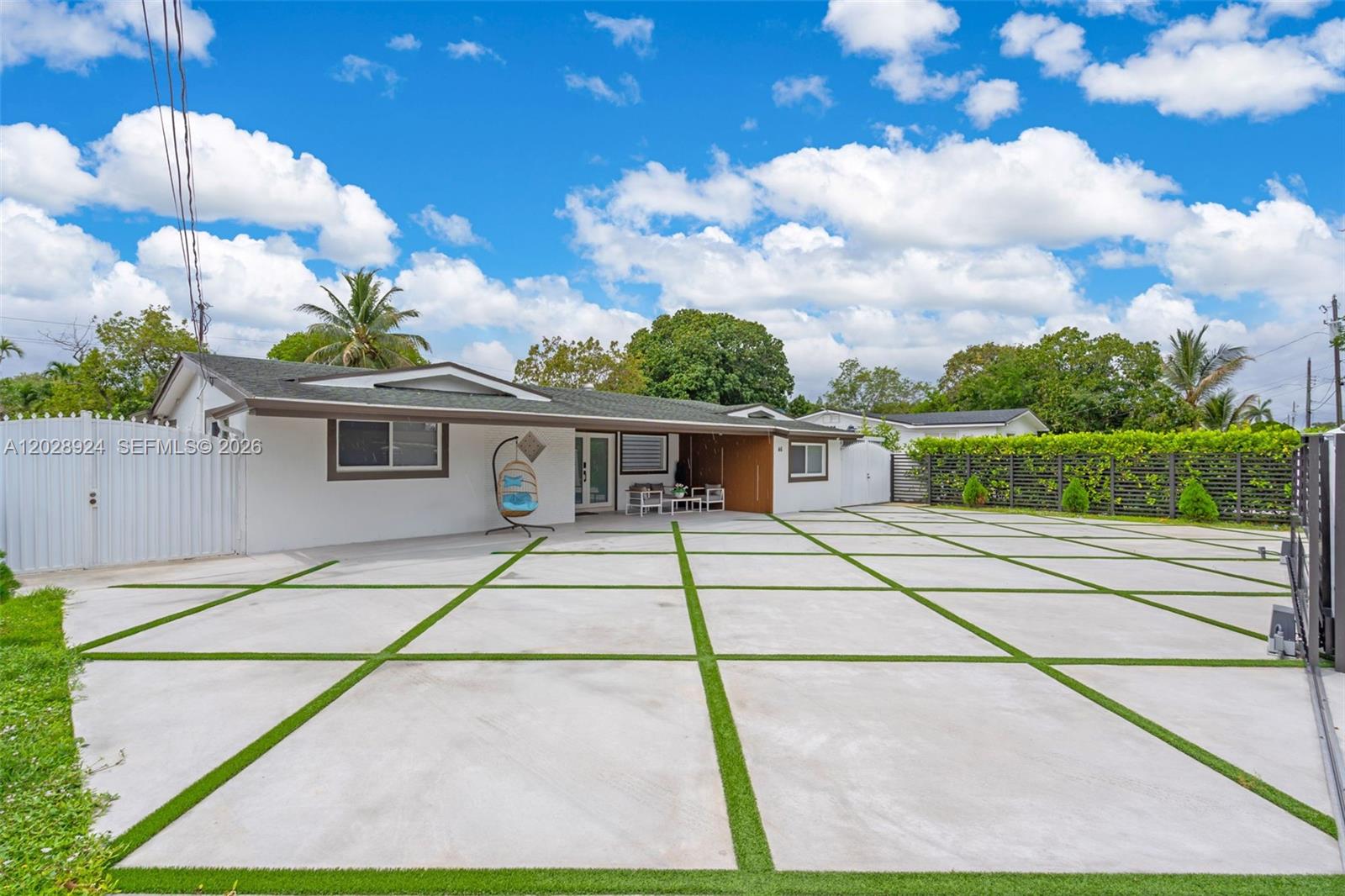 46 Northeast 164th Street Miami, FL 33162 - Photo 3 of 60