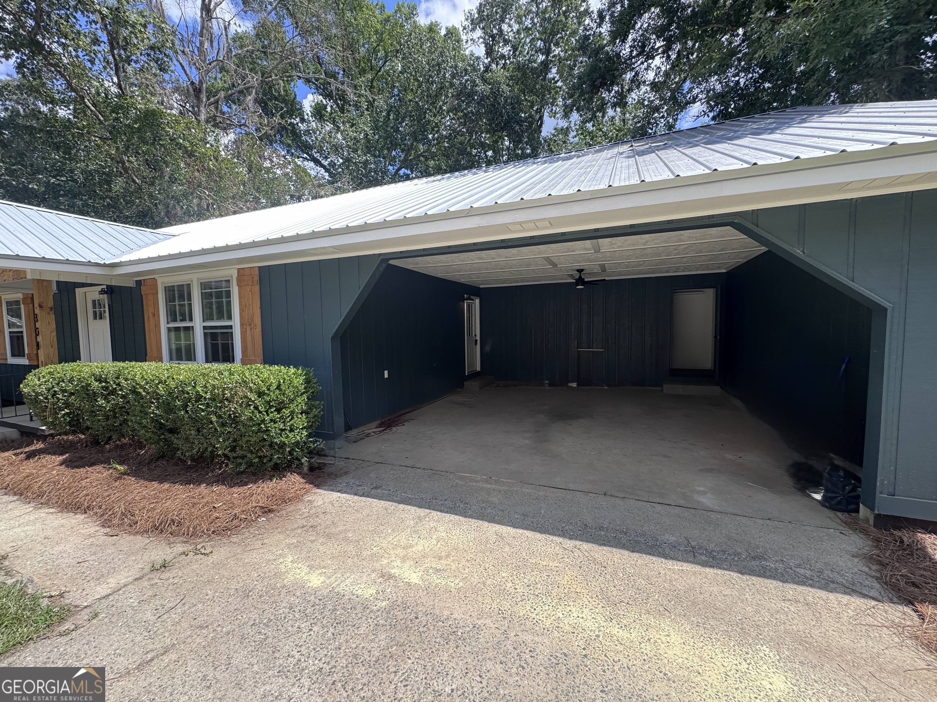 304 Pinewood Drive Dublin, GA 31021 - Photo 4 of 39