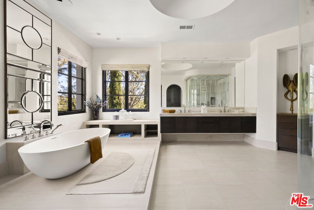 12705 Chalon Road Los Angeles, CA 90049 - Photo 22 of 47