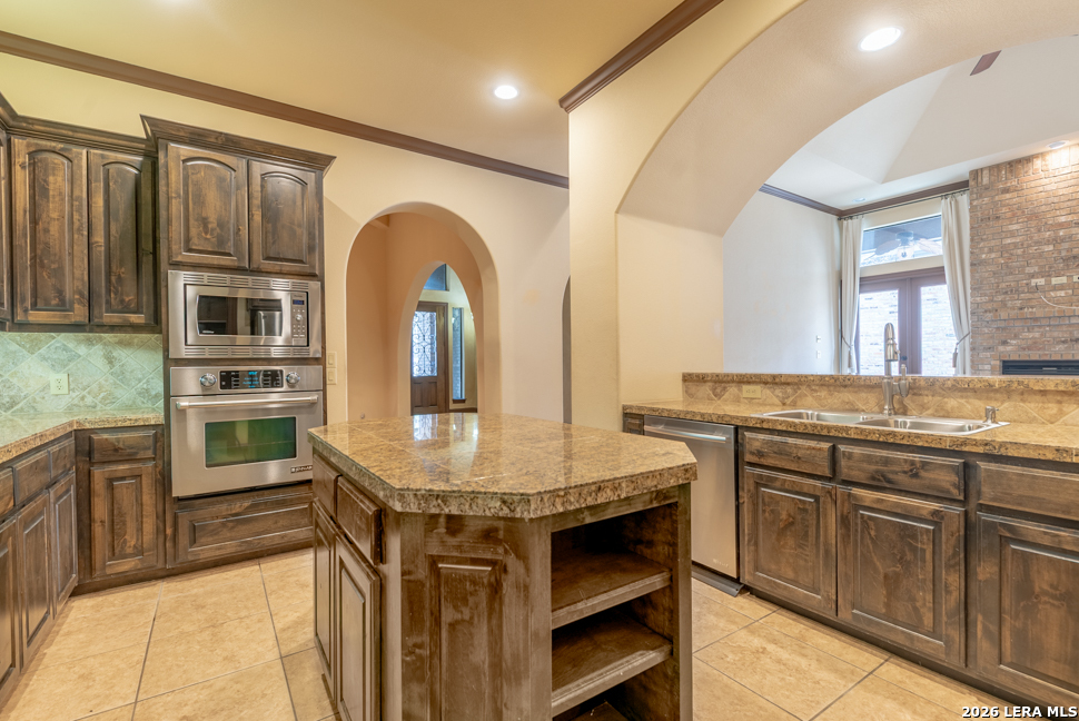 6 Rugby Lane San Antonio, TX 78257 - Photo 8 of 34
